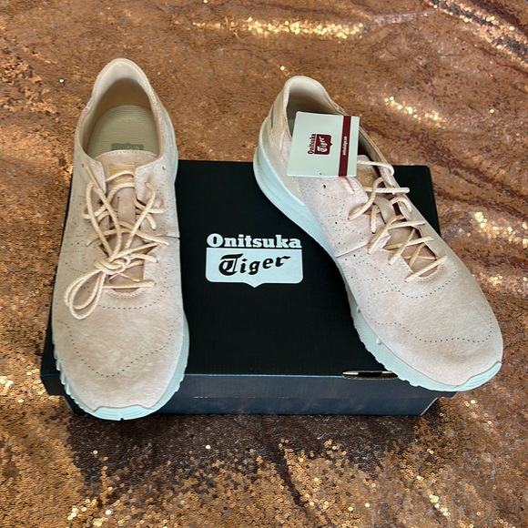 NWT + BOX! Onitsuka Tiger by ASICS Samsara Lo in Bleached Apricot - Picture 1 of 7